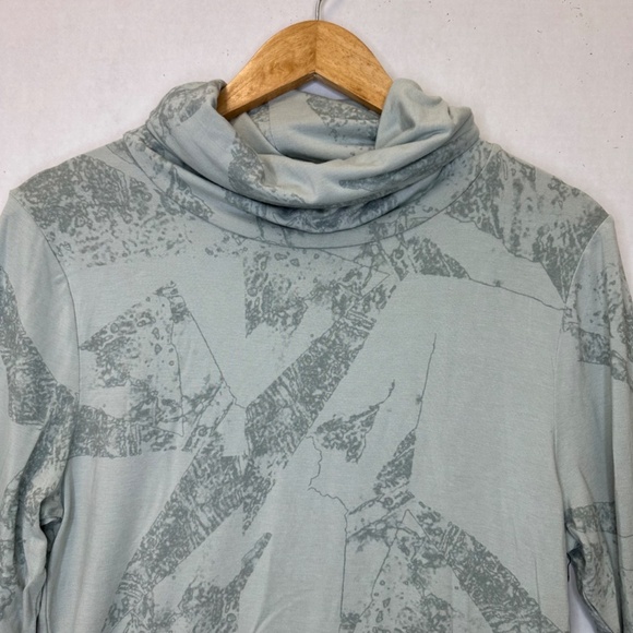 LE BENT Womens Long Sleeve Fractal Midweight High Roller in sea foam size Medium - Picture 2 of 10